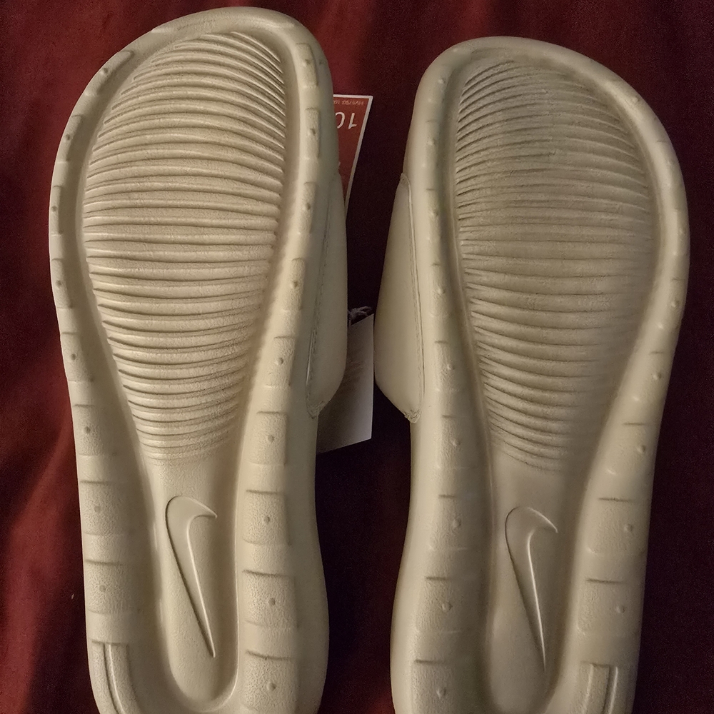 Nike Cream Slide Sandals - Picture 3 of 4